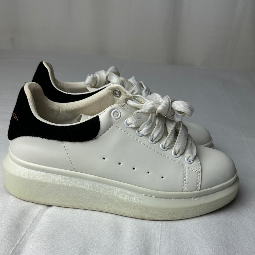 Alexander McQueen White Sneakers with Black Heel - Picture 5 of 8